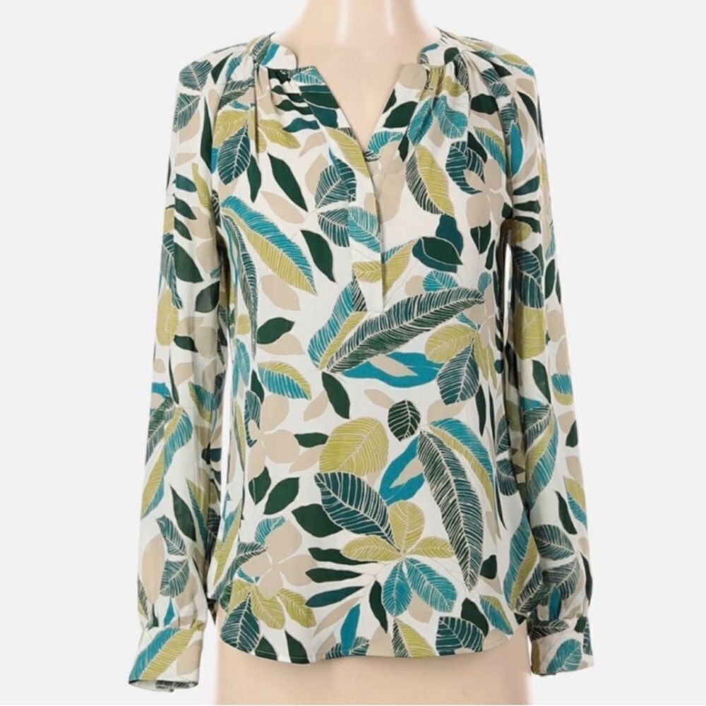 BR XL Beautiful White Green Cream Tropical Leaf Print Long Sleeve Blouse